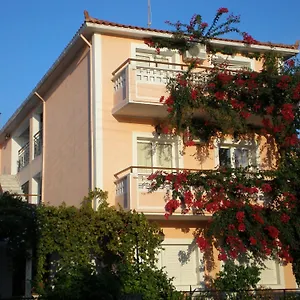 https://theodora-studios-apartments.kefaloniahotels.net